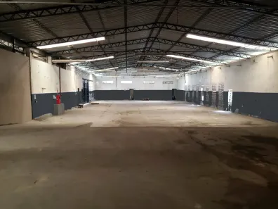 Galpão/Depósito/Armazém com 3 Quartos para alugar, 500m² no Crespo, Manaus