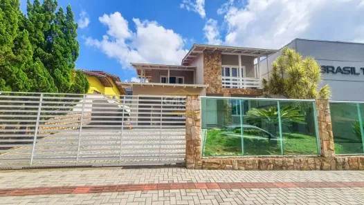 Casa com 3 Quartos à venda, 267m² no Santo Antônio, Joinville