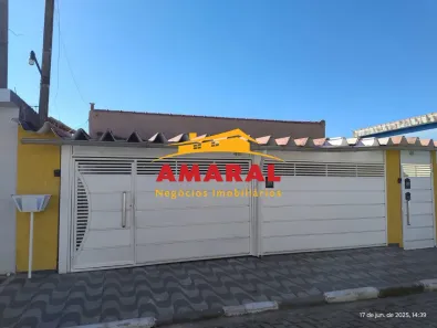 Casa com 3 Quartos para alugar, 132m² no Jardim Míriam, Suzano
