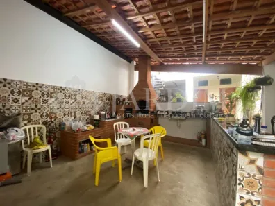 Sobrado com 3 Quartos à venda, 220m² no Centro (Ártemis), Piracicaba