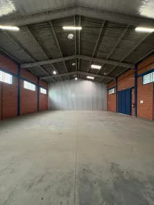 Galpão/Depósito/Armazém para alugar, 375m² no Bom Retiro, Joinville