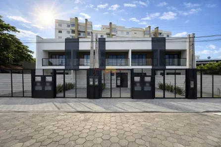 Casa com 3 Quartos à venda, 102m² no Saguaçu, Joinville