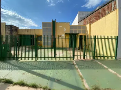 Imóvel Comercial com 7 Quartos para alugar, 280m² no Jardim Londrilar, Londrina