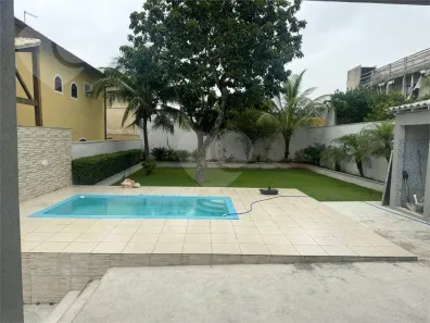 Casa com 2 Quartos à venda, 178m² no Jardim Atlântico Central (Itaipuaçu), Maricá