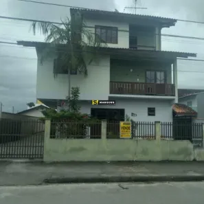 Sobrado com 2 Quartos à venda, 182m² no Fátima, Joinville