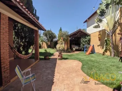 Casa com 3 Quartos à venda, 251m² no Parque Santa Marta, São Carlos