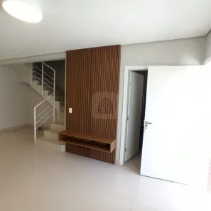 Casa de Condomínio com 3 Quartos para alugar, 200m² no Jardim Karaíba, Uberlândia