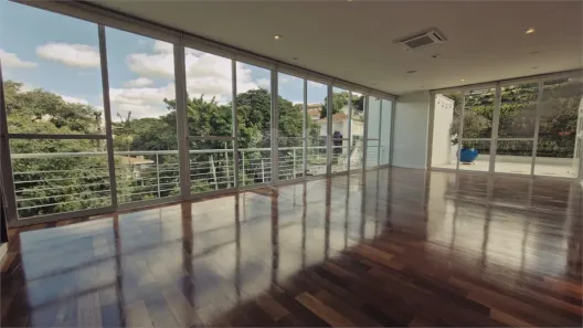 Casa com 6 Quartos para alugar, 358m² no Pacaembu, São Paulo