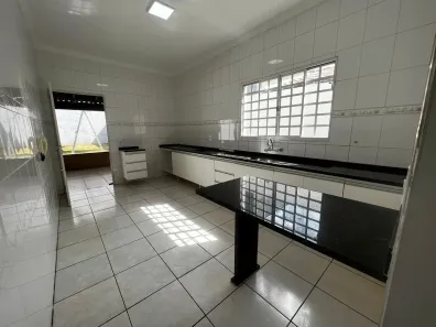 Casa com 3 Quartos à venda, 170m² no Jardim Brasília, Uberlândia