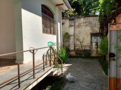 Casa com 7 Quartos à venda, 336m² no Carlos Prates, Belo Horizonte
