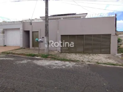 Casa com 3 Quartos para alugar, 180m² no Lídice, Uberlândia