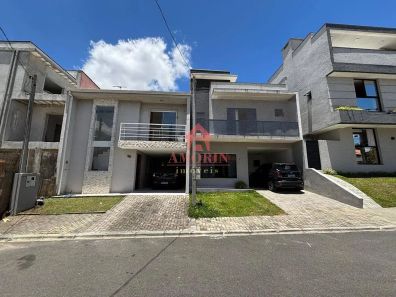 Sobrado com 3 Quartos à venda, 132m² no Pinheirinho, Curitiba