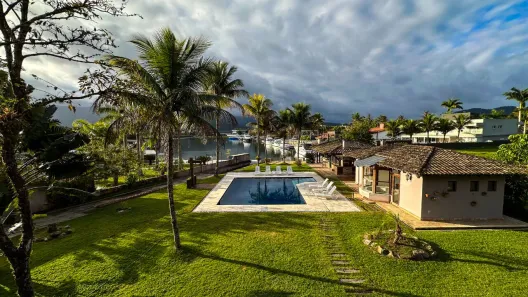 Casa com 6 Quartos para venda ou aluguel, 580m² no Balneario Praia do Perequê, Guarujá