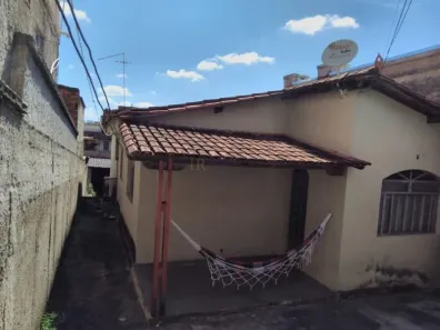 Casa com 3 Quartos à venda, 400m² no Novo Progresso, Contagem