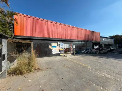 Sala Comercial para alugar, 220m² no Parque Rincão, Cotia