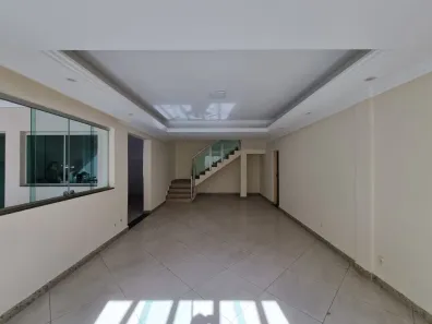 Casa com 3 Quartos para alugar, 220m² no Parque Riacho das Pedras, Contagem