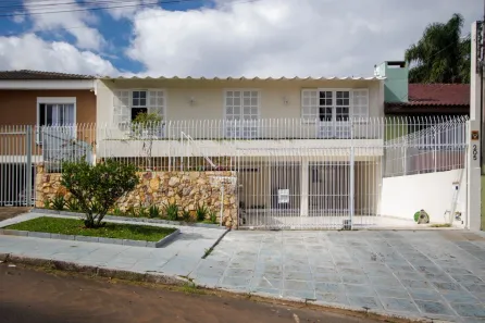 Casa com 3 Quartos à venda, 231m² no Ahú, Curitiba