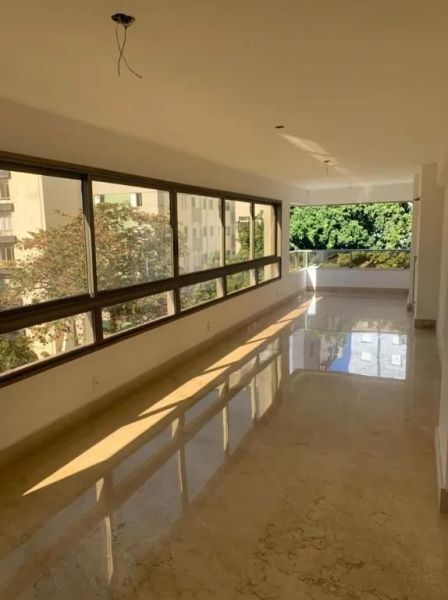 Apartamento com 4 quartos — Sion, Belo Horizonte