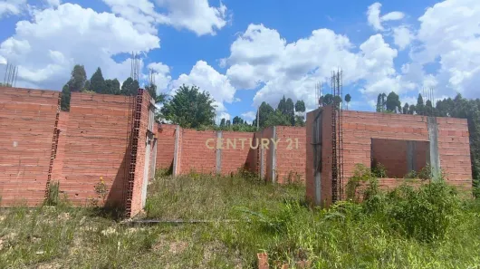 Casa com 3 Quartos à venda, 220m² no Aluminio, Alumínio