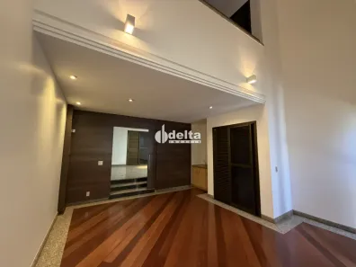 Casa com 4 Quartos à venda, 350m² no Fundinho, Uberlândia