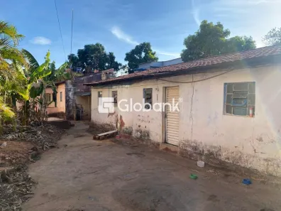 Lote/Terreno à venda, 324m² no Jardim Palmeiras, Montes Claros