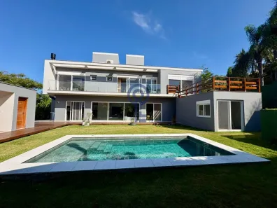 Casa de Condomínio com 4 Quartos para alugar, 431m² no Rio Tavares, Florianópolis