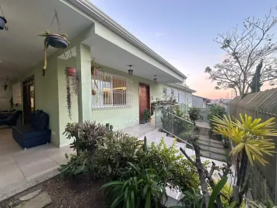 Casa com 4 Quartos à venda, 255m² no Diamante (Barreiro), Belo Horizonte