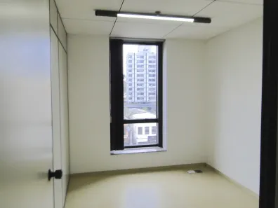 Sala Comercial à venda, 37m² no Jardim Londrina, São Paulo