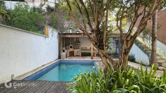 Casa com 3 Quartos à venda, 220m² no Pacaembu, São Paulo
