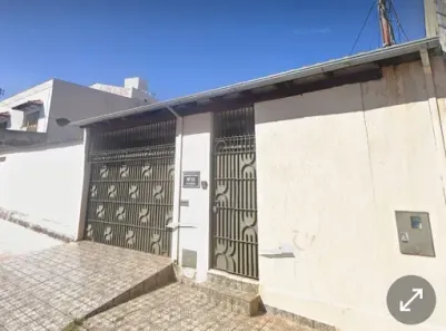 Casa com 4 Quartos à venda, 273m² no Vila Santana, Anápolis