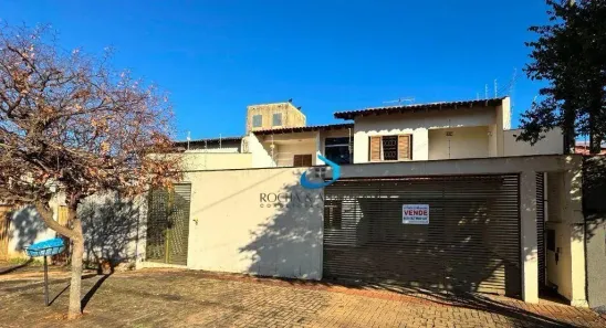 Casa com 4 Quartos à venda, 240m² no Brasília, Londrina
