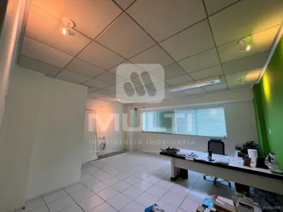 Prédio Comercial com 1 Quarto para alugar, 34m² no Centro, Uberlândia
