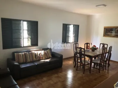 Casa com 3 Quartos à venda, 182m² no Centro, Uberlândia