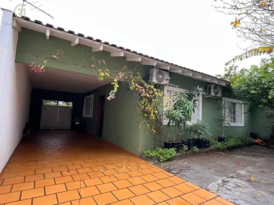 Casa com 3 Quartos para alugar, 196m² no Jardim Higienópolis, Londrina