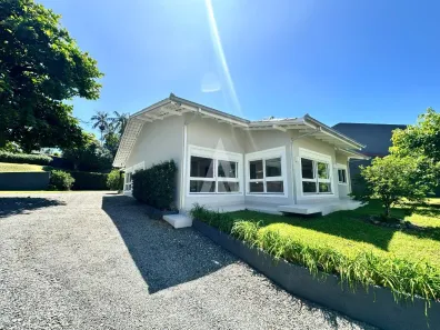 Casa com 3 Quartos à venda, 179m² no Costa e Silva, Joinville