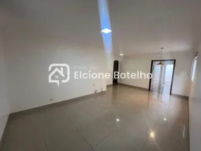 Casa com 4 Quartos para alugar, 160m² no Cidade Jardim, Uberlândia