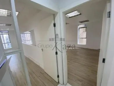 Sala Comercial para alugar, 462m² no Bela Vista, São Paulo