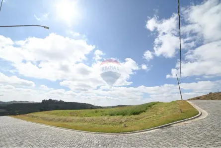 Lote/Terreno à venda, 972m² no São Pedro, Juiz de Fora