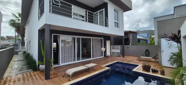 Casa de Condomínio com 5 Quartos à venda, 330m² no Santa Regina, Camboriú