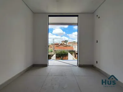 Casa com 2 Quartos à venda, 77m² no Copacabana, Belo Horizonte