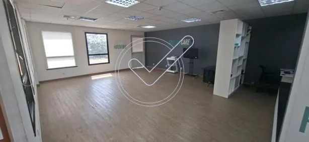 Sala Comercial para venda ou aluguel, 76m² no Alphaville Industrial, Barueri