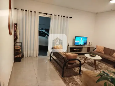 Casa com 3 Quartos à venda, 250m² no Jardim Patrícia, Uberlândia