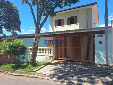 Casa com 4 Quartos à venda, 246m² no Jardim Terras de São João, Jacareí