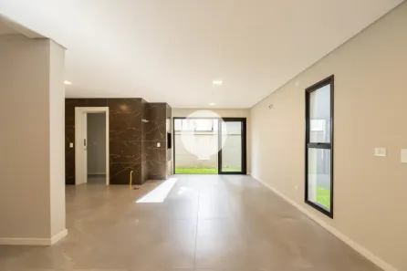 Casa de Condomínio com 3 Quartos à venda, 204m² no Santa Cândida, Curitiba