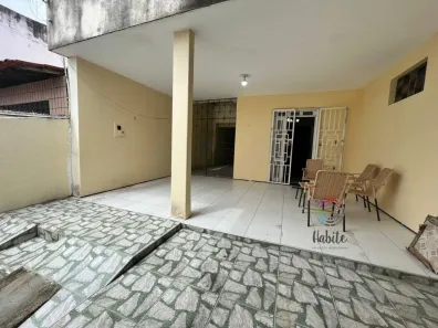 Casa com 4 Quartos à venda, 588m² no Montese, Fortaleza