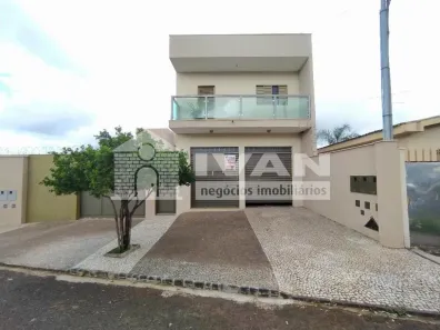 Apartamento com 3 Quartos para alugar, 90m² no Osvaldo Rezende, Uberlândia