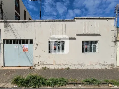 Casa com 2 Quartos para alugar, 75m² no Martins, Uberlândia