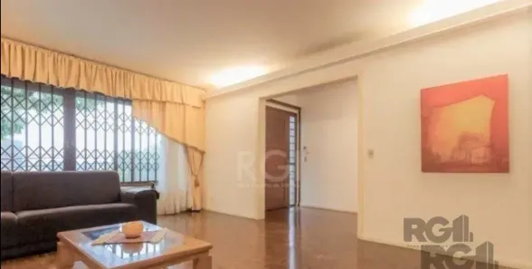 Casa com 4 Quartos à venda, 327m² no Chácara das Pedras, Porto Alegre