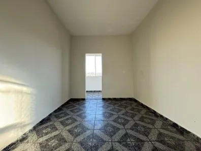 Casa com 2 Quartos para alugar, 60m² no Olaria (Barreiro), Belo Horizonte