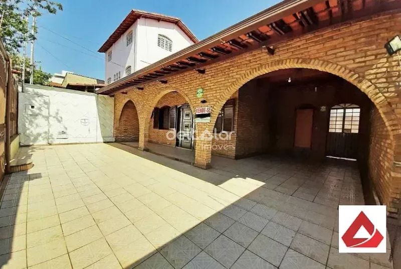 Casa com 5 quartos — Planalto, Belo Horizonte